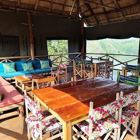 Mwamba Kelele Lodge Fort Portal Extérieur photo