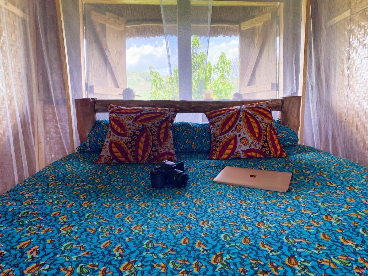 Mwamba Kelele Lodge Fort Portal Extérieur photo