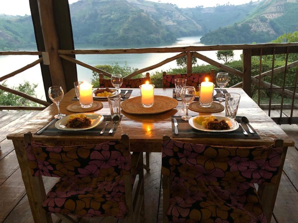 Mwamba Kelele Lodge Fort Portal Extérieur photo