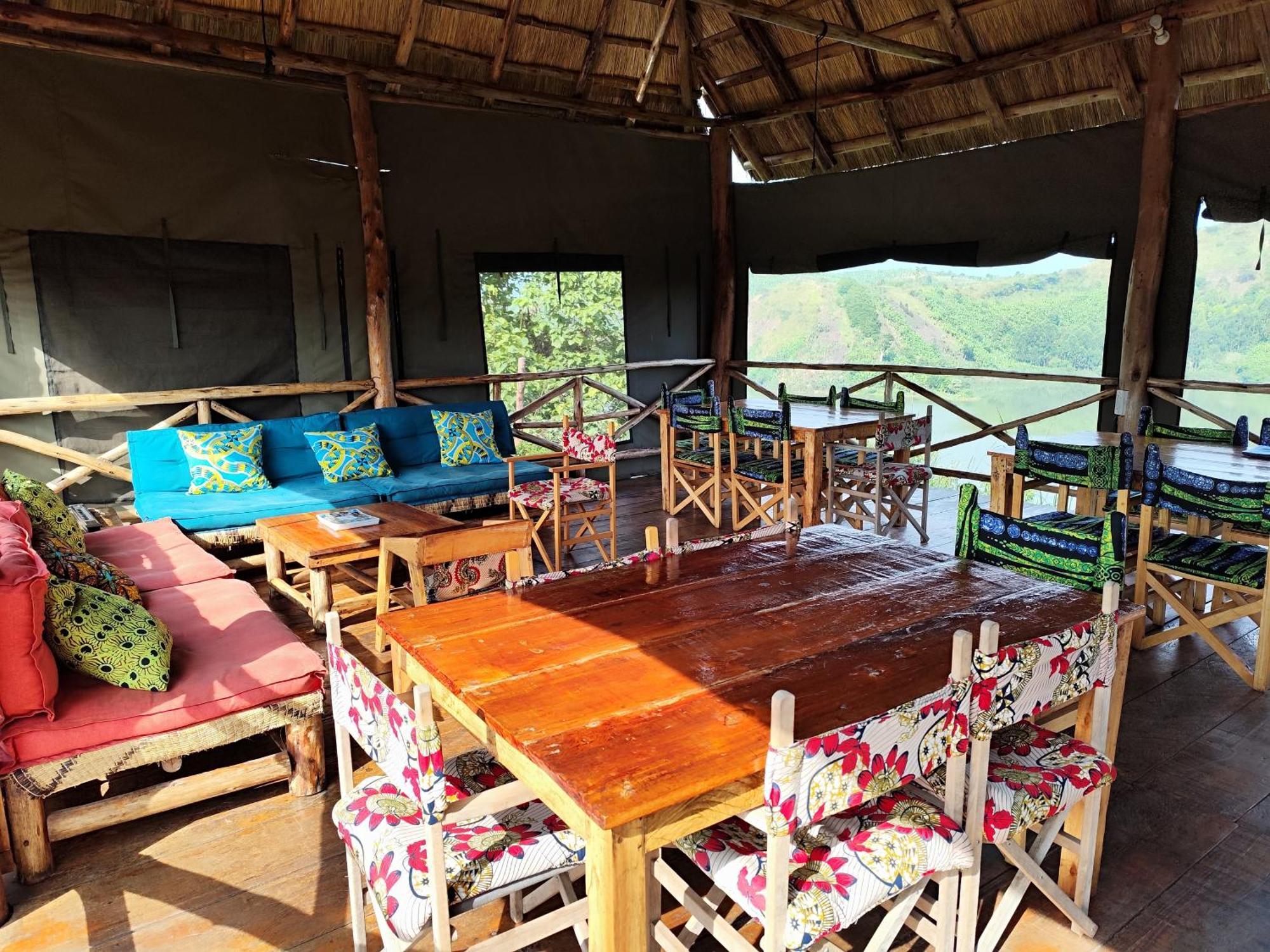 Mwamba Kelele Lodge Fort Portal Extérieur photo