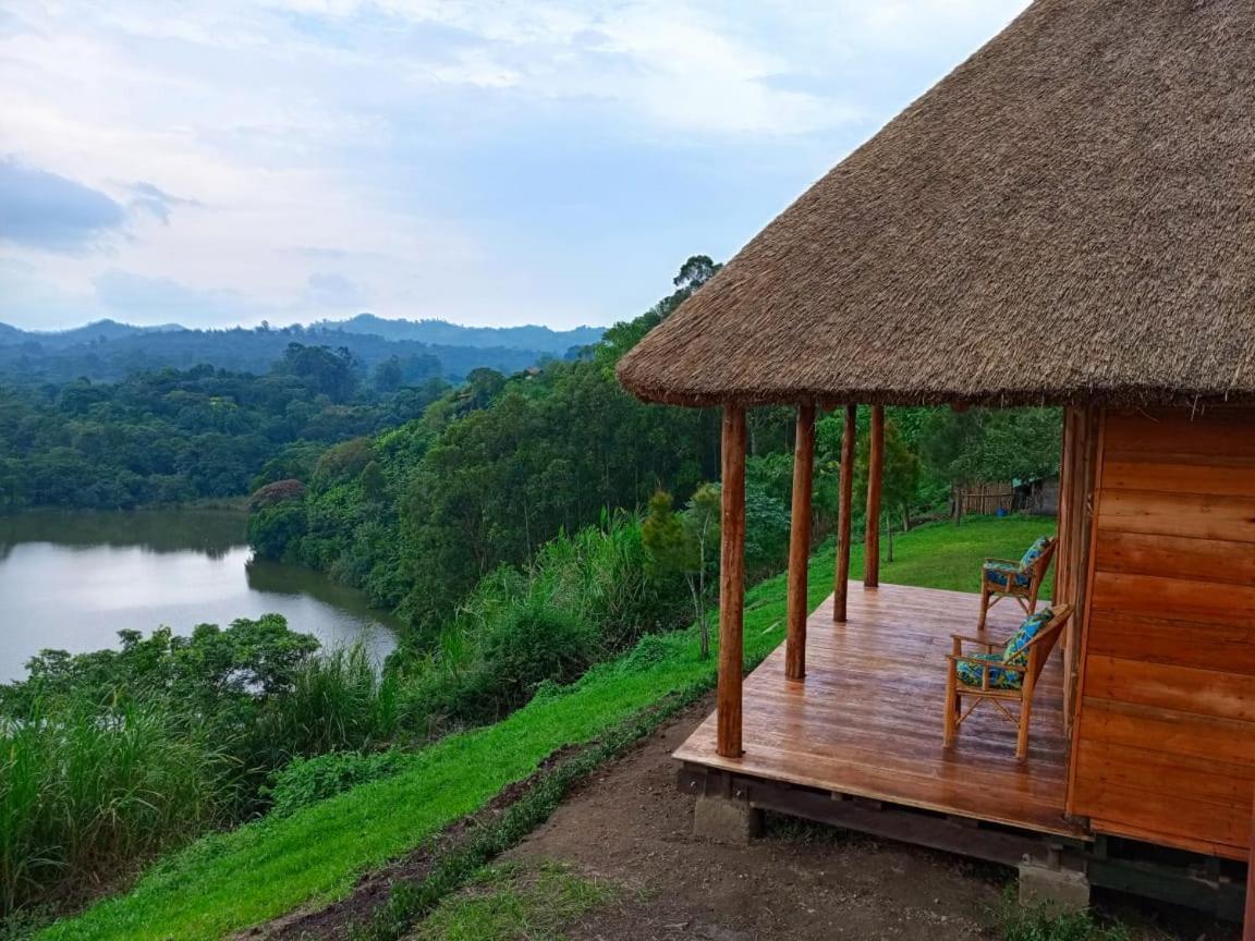 Mwamba Kelele Lodge Fort Portal Extérieur photo