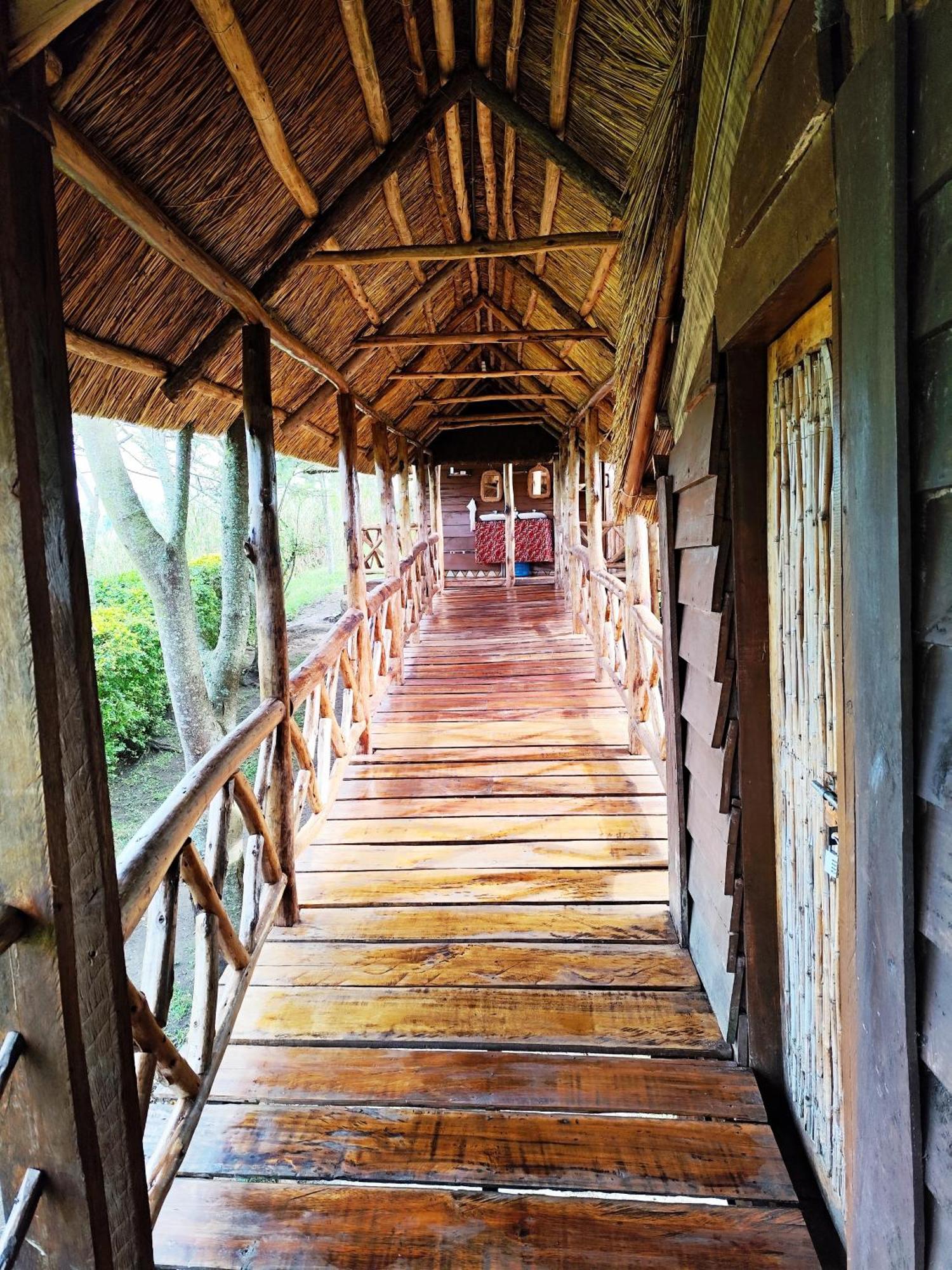 Mwamba Kelele Lodge Fort Portal Extérieur photo